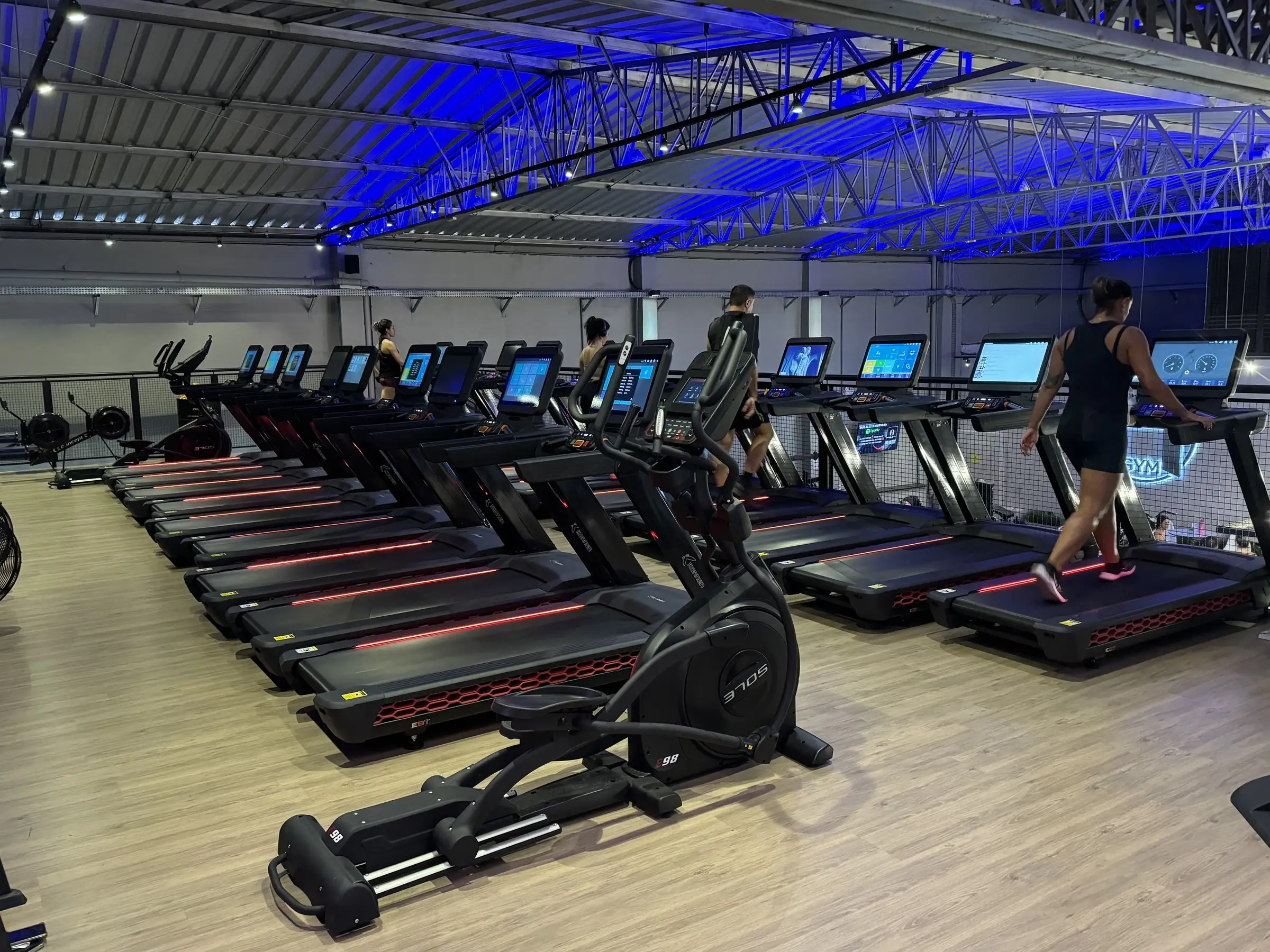 Equipamentos de cardio da Hangar Gym