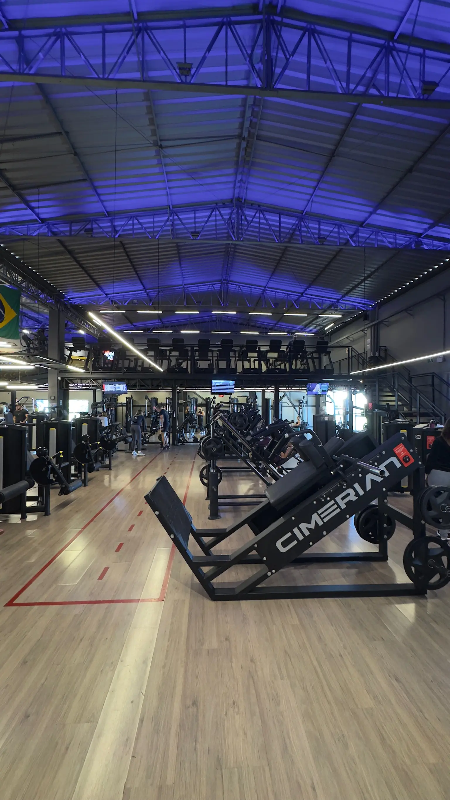 Estrutura para musculação da Hangar Gym